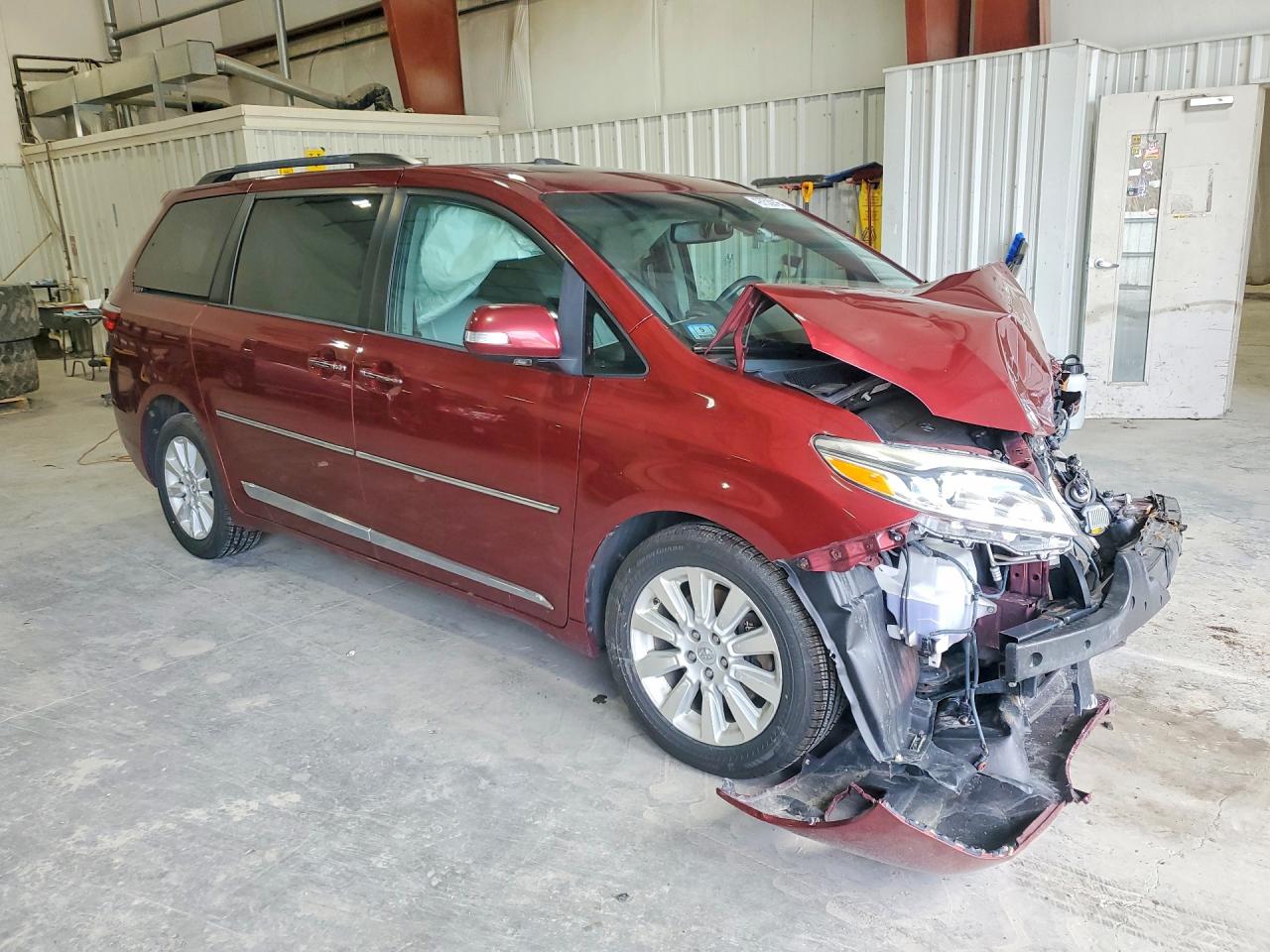 2015 TOYOTA SIENNA LIMITED PREMIUM 7-PASSENGER photo 7
