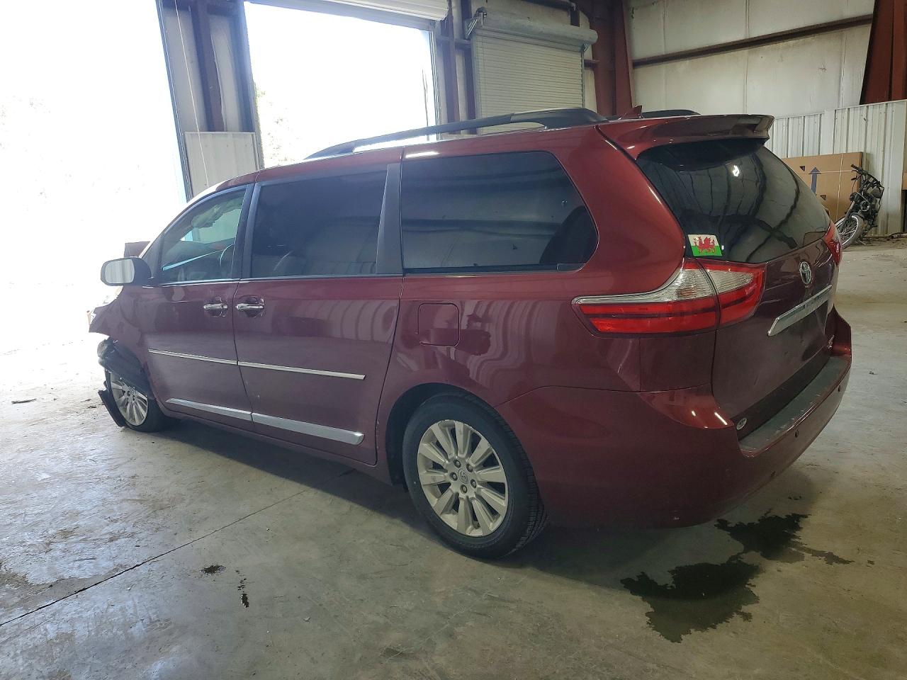 2015 TOYOTA SIENNA LIMITED PREMIUM 7-PASSENGER photo 3