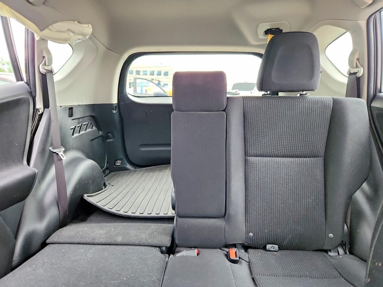 2017 TOYOTA RAV4 LE photo 19