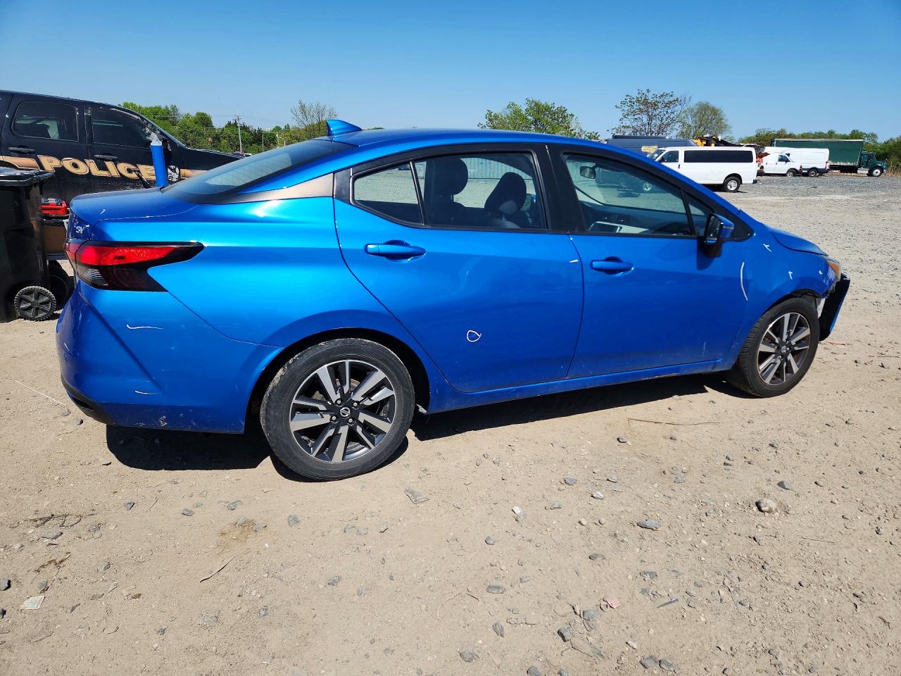 2021 NISSAN VERSA SV photo 5