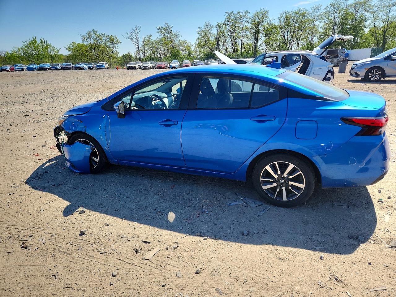 2021 NISSAN VERSA SV photo 3