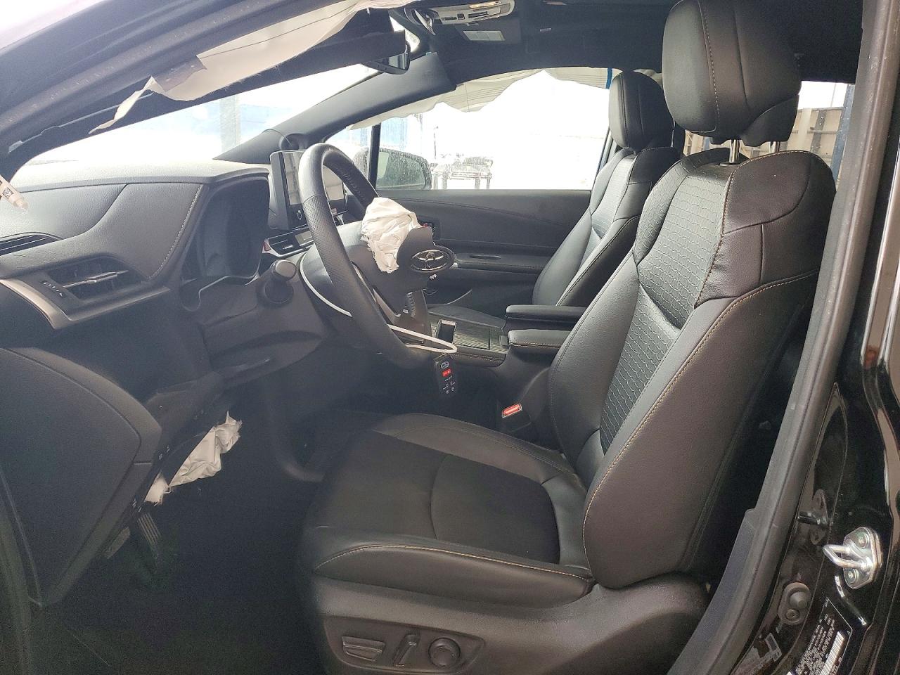 2025 TOYOTA SIENNA WOODLAND EDITION photo 13