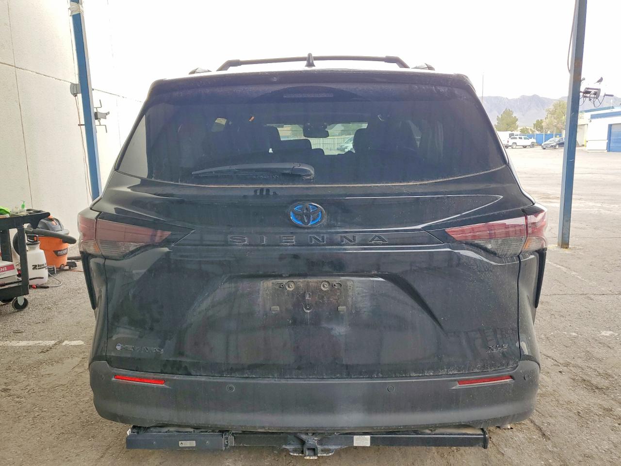 2025 TOYOTA SIENNA WOODLAND EDITION photo 11