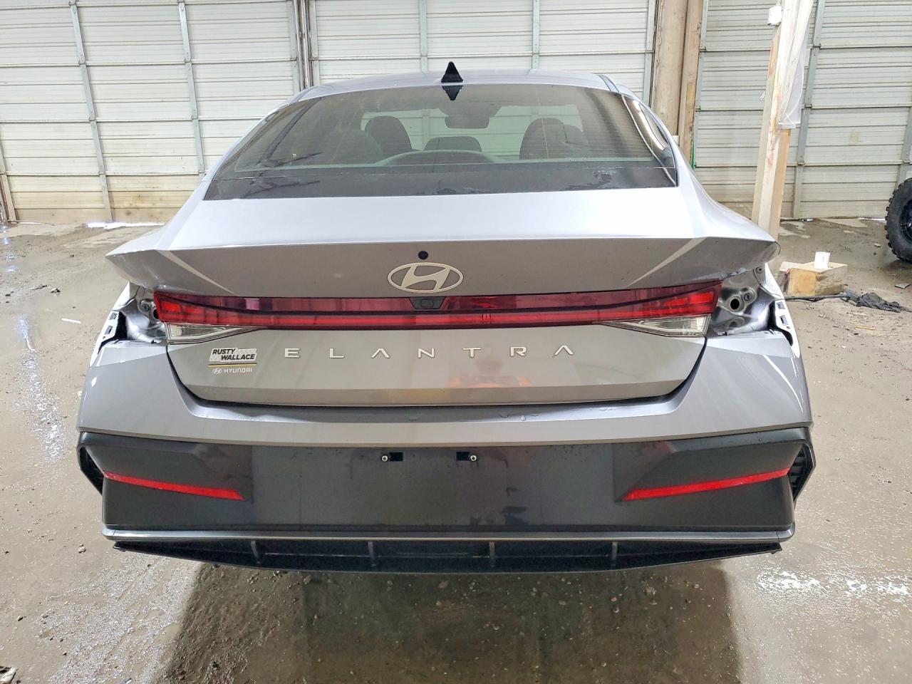 2025 HYUNDAI ELANTRA SEL photo 16