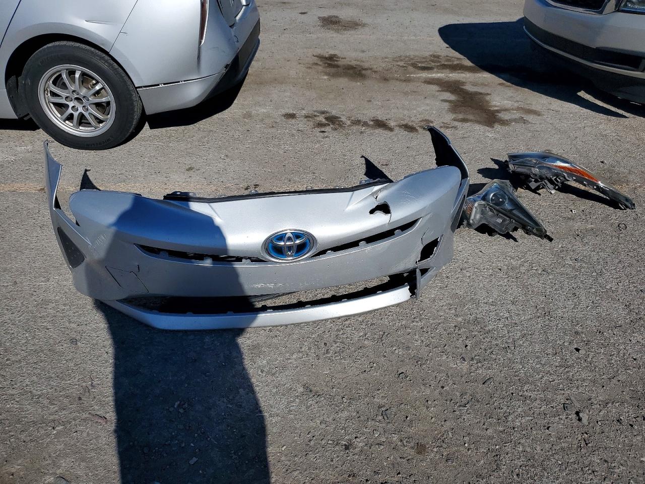 2016 TOYOTA PRIUS TWO photo 12