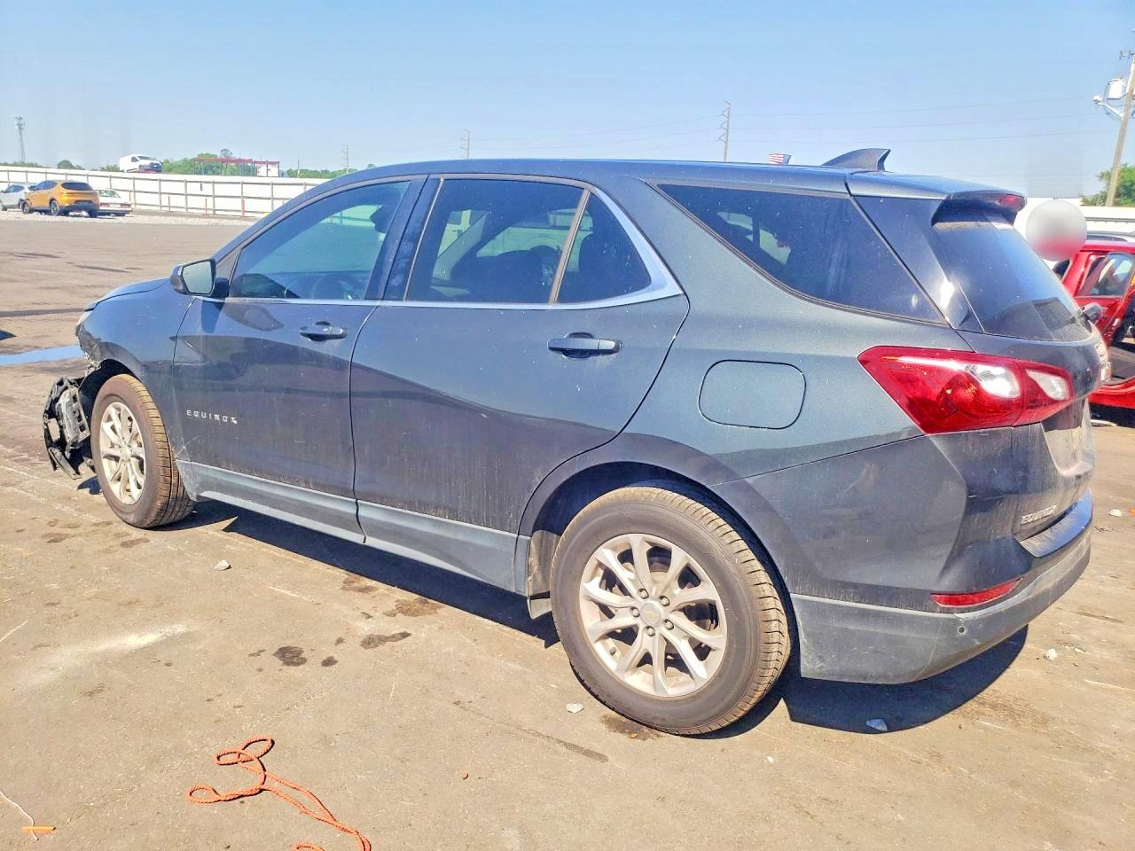 2020 CHEVROLET EQUINOX LT photo 4