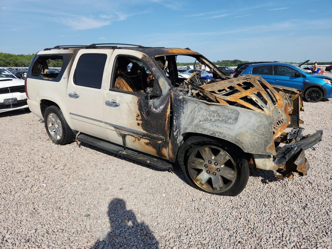 2011 GMC YUKON XL K1500 SLT photo 10