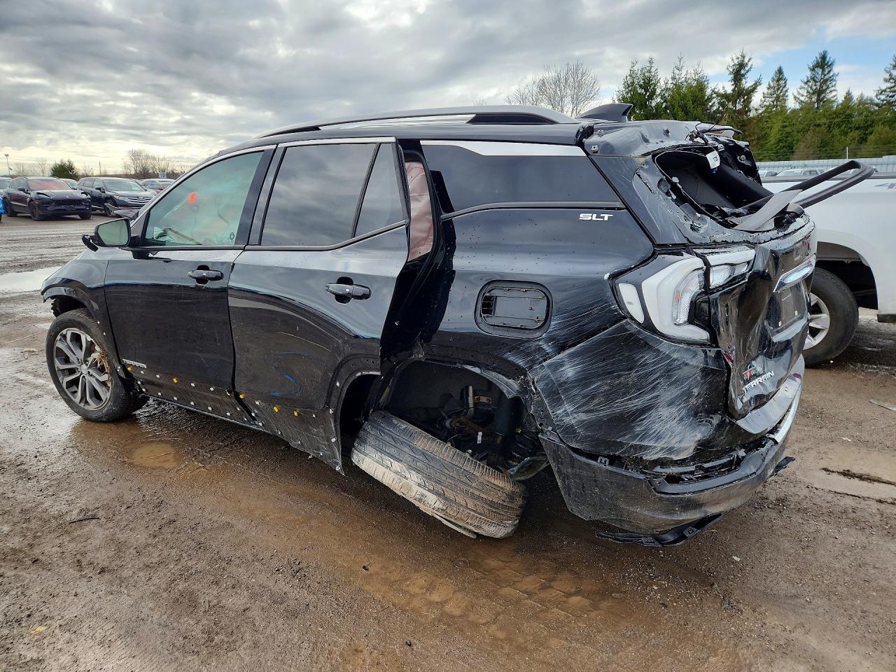 2019 GMC TERRAIN SLT photo 2