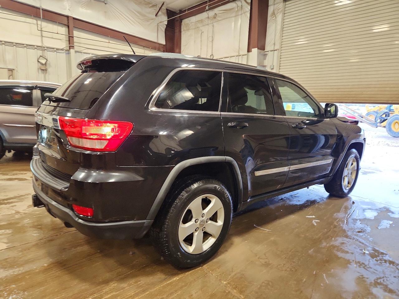 2011 JEEP GRAND CHEROKEE LAREDO photo 5