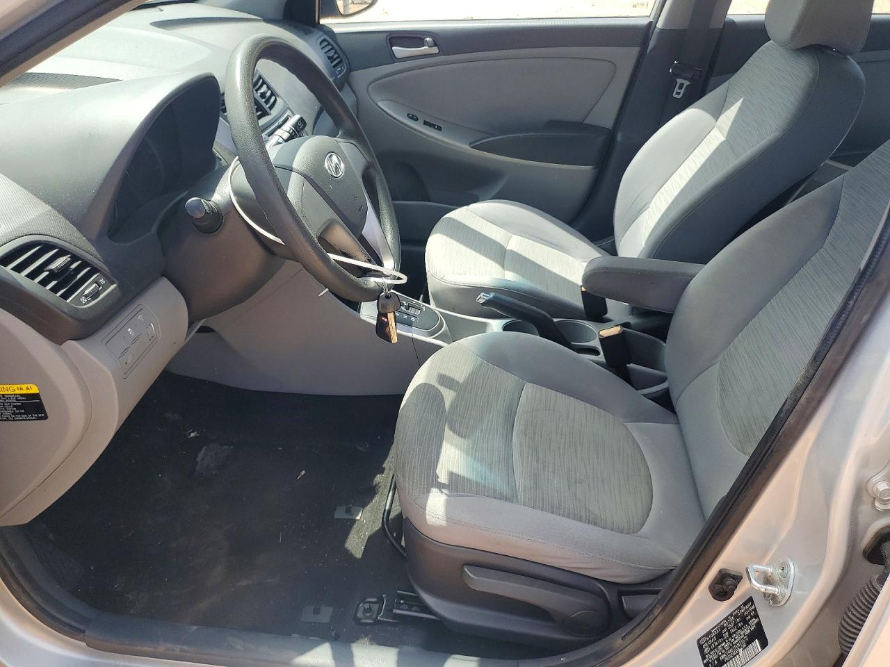 2015 HYUNDAI ACCENT GLS photo 13