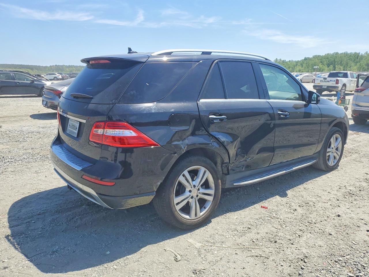 2015 MERCEDES-BENZ ML 350 photo 3