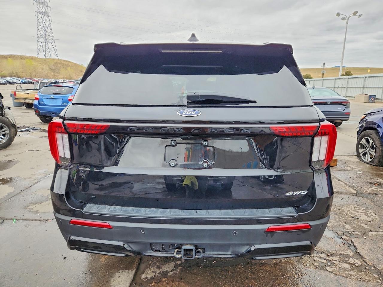 2025 FORD EXPLORER ST-LINE photo 11