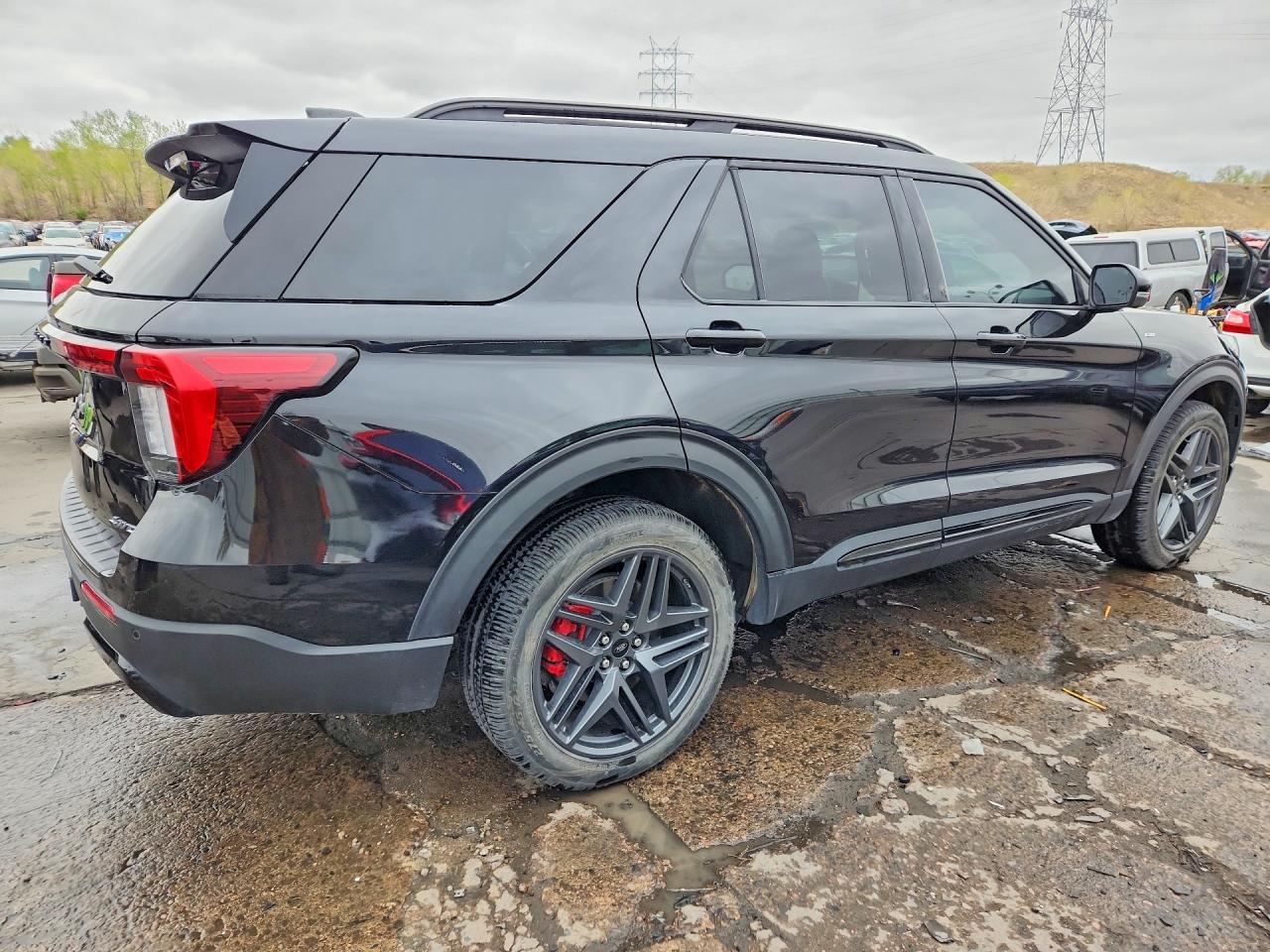 2025 FORD EXPLORER ST-LINE photo 5