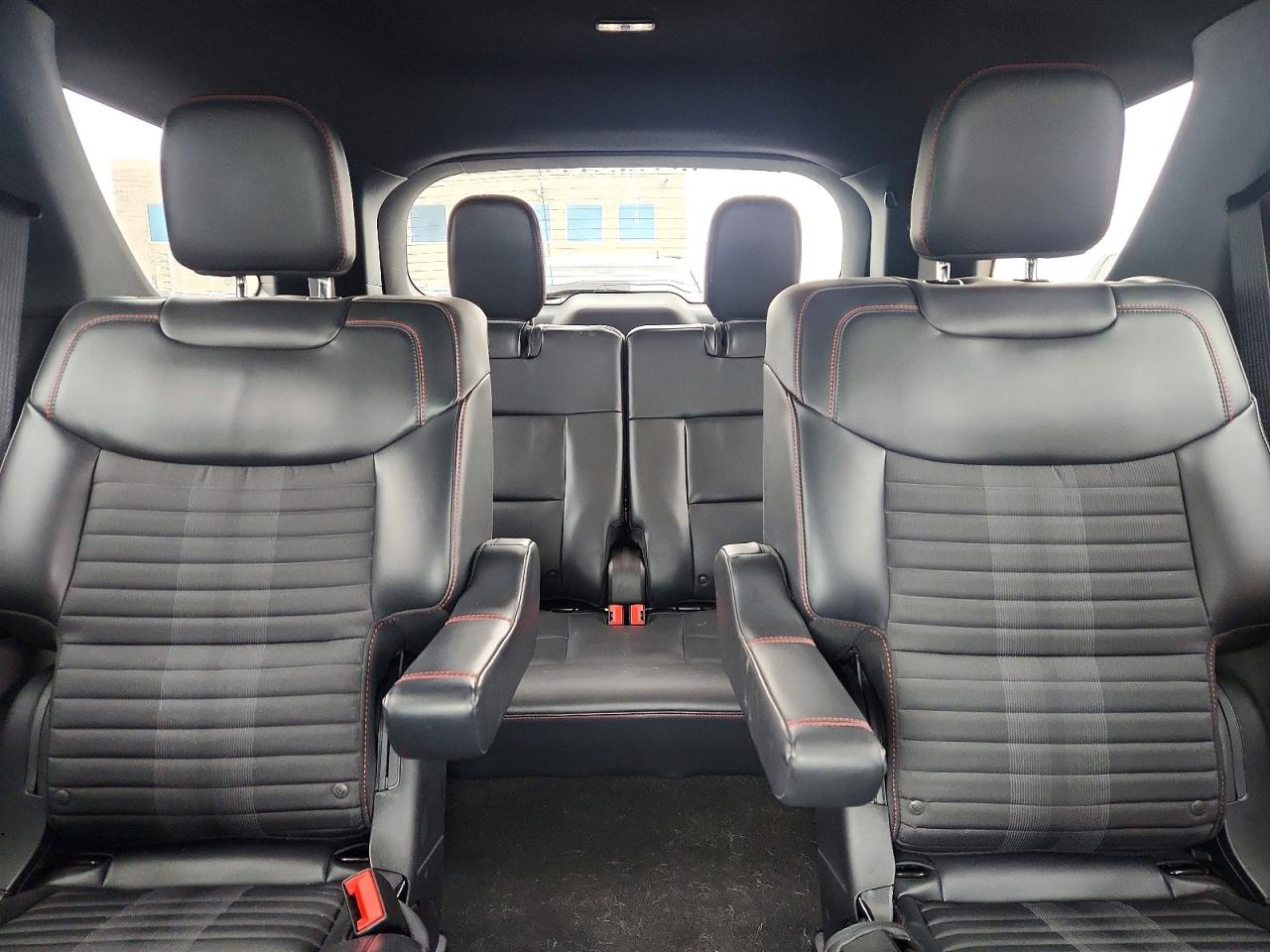 2025 FORD EXPLORER ST-LINE photo 19