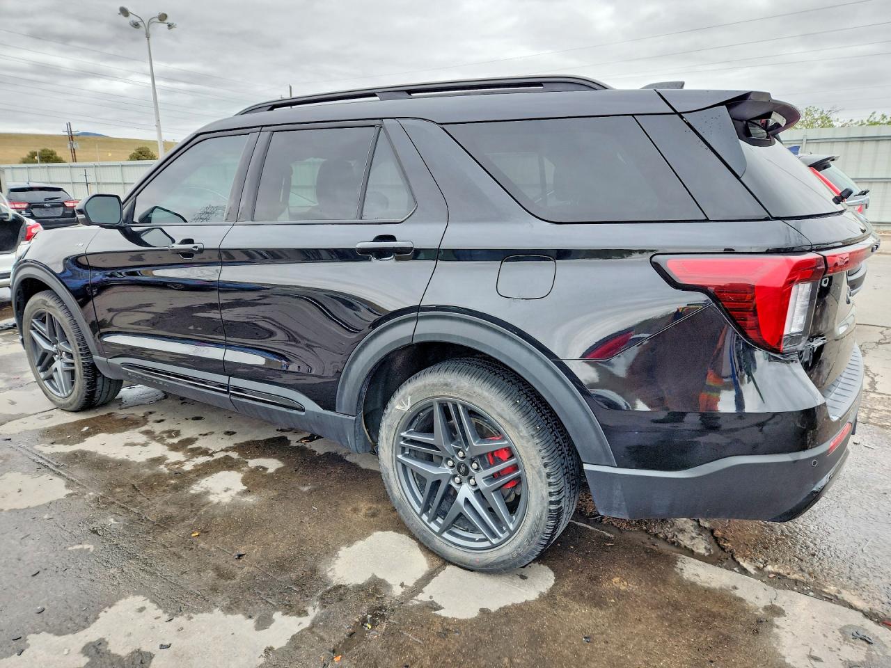 2025 FORD EXPLORER ST-LINE photo 3