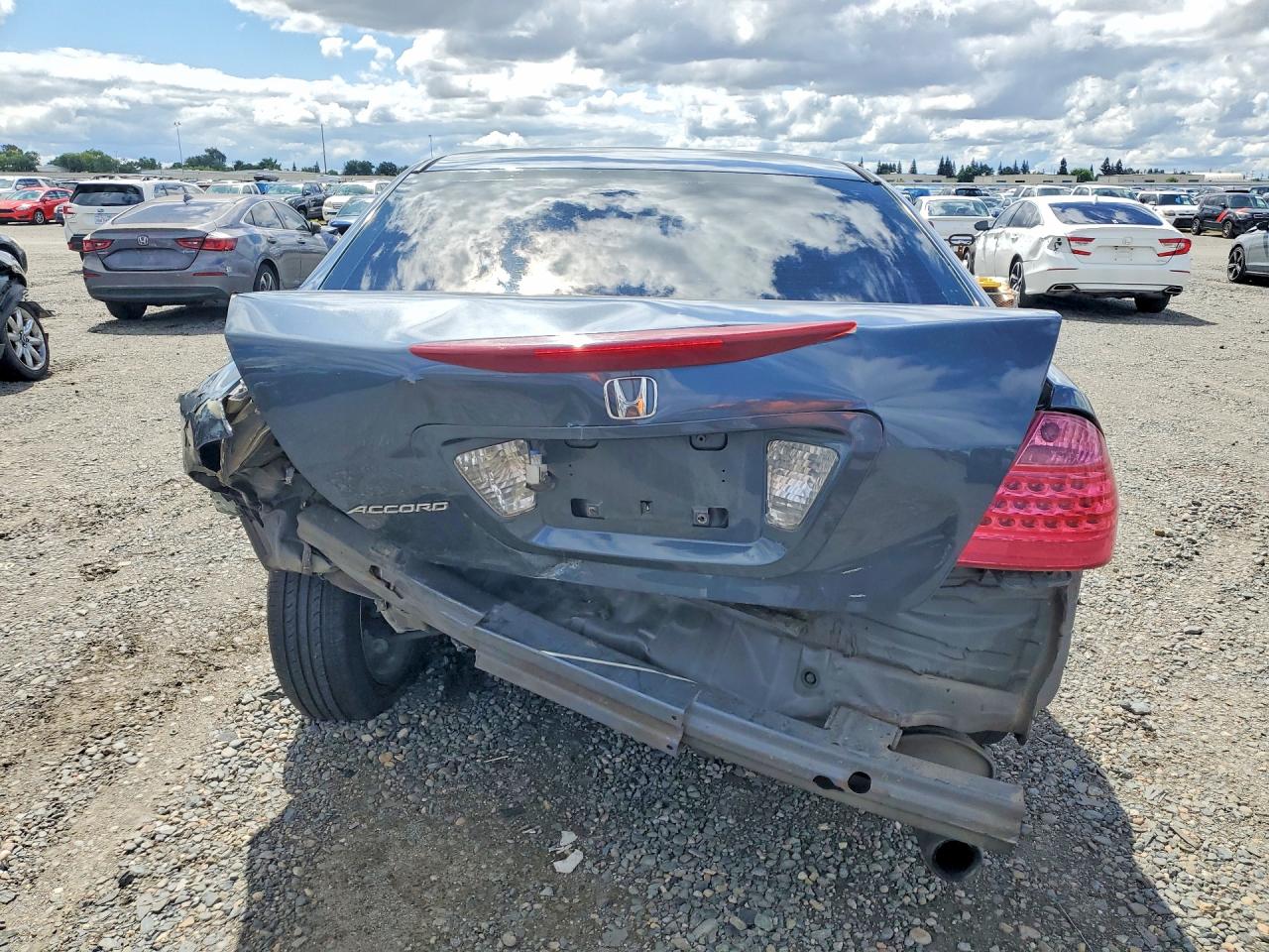 2006 HONDA ACCORD photo 11
