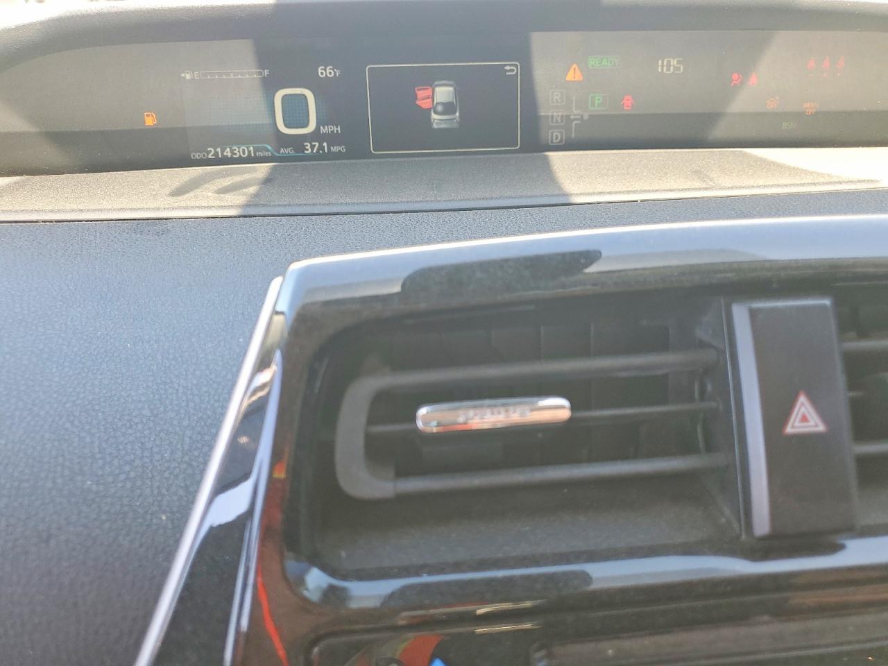 2017 TOYOTA PRIUS TWO photo 25