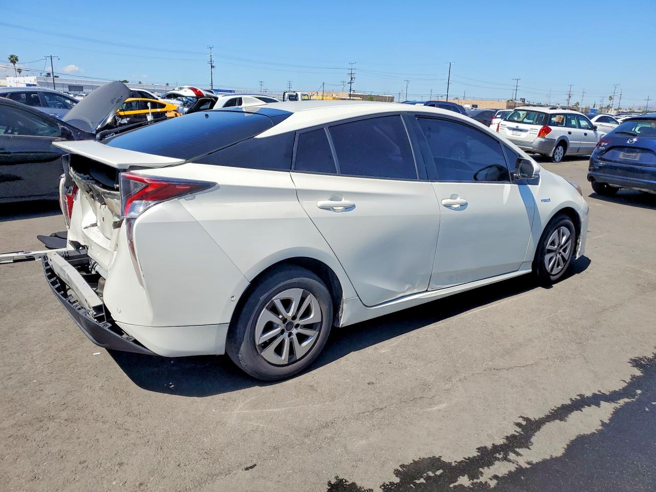 2017 TOYOTA PRIUS TWO photo 7