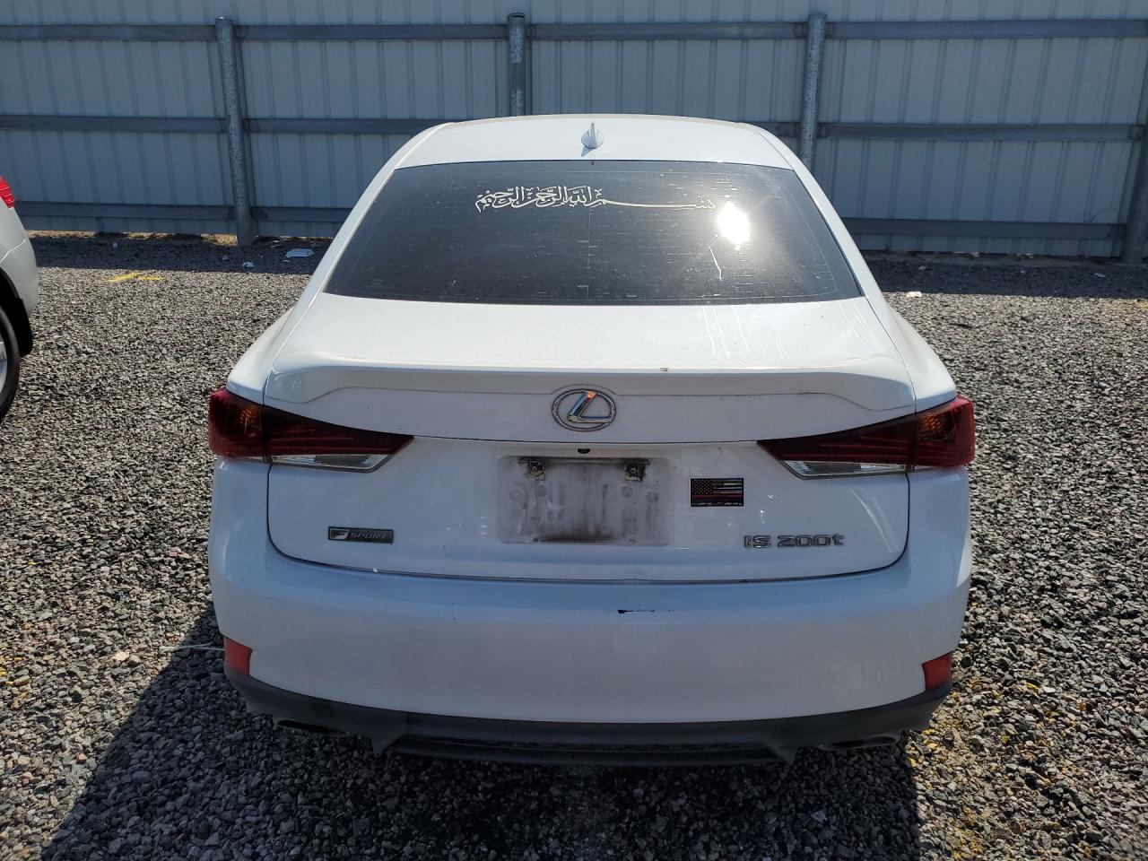 2017 LEXUS IS 200T photo 11