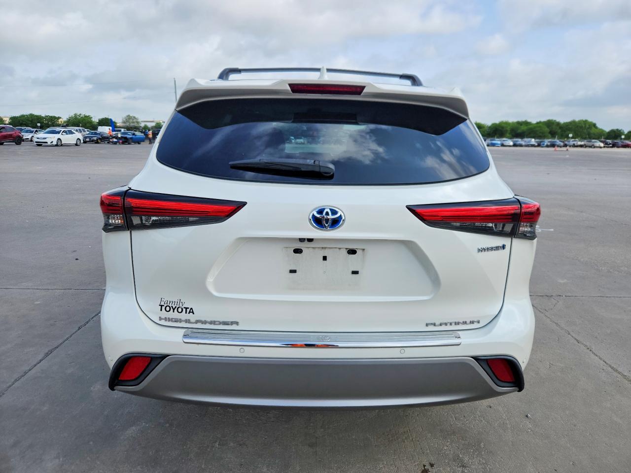 2021 TOYOTA HIGHLANDER HYBRID PLATINUM photo 11