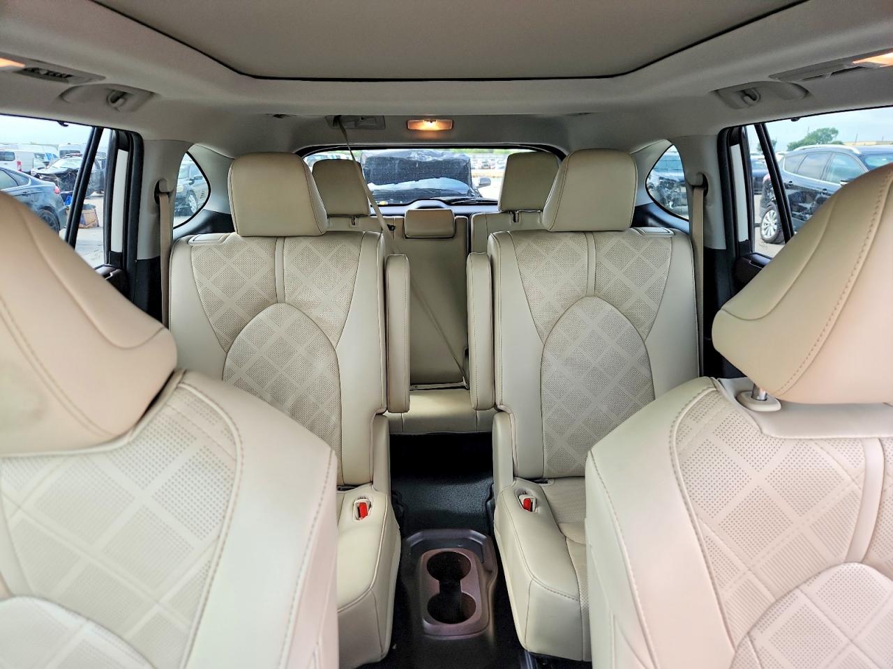 2021 TOYOTA HIGHLANDER HYBRID PLATINUM photo 19
