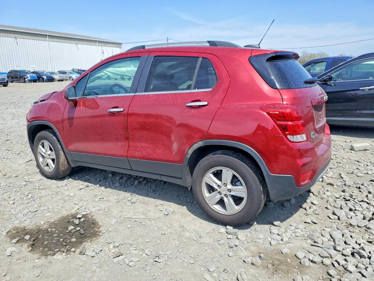2019 CHEVROLET TRAX 1LT photo 2