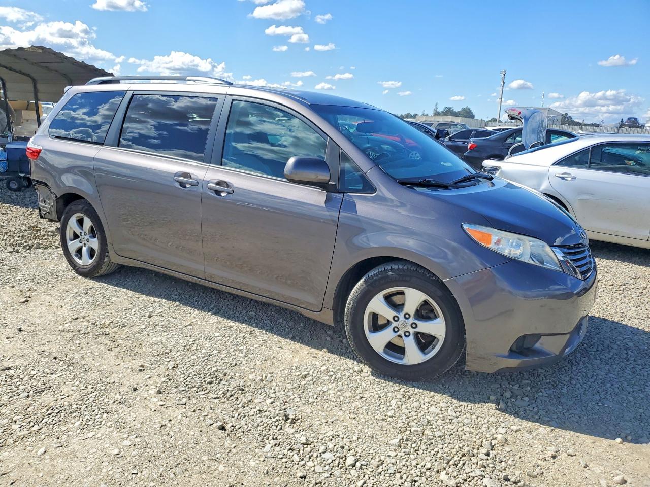 2015 TOYOTA SIENNA LE photo 10