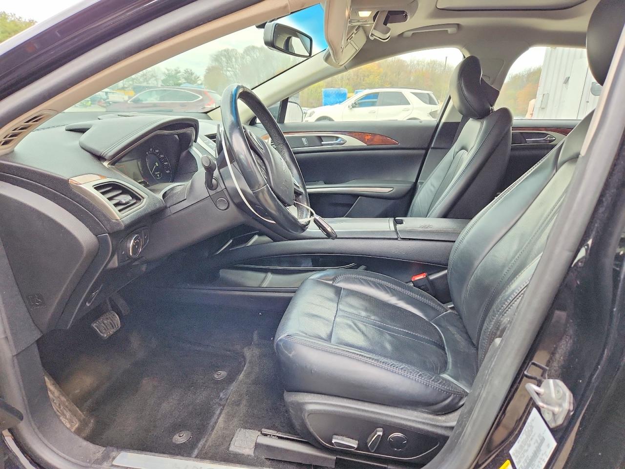 2016 LINCOLN MKZ photo 13