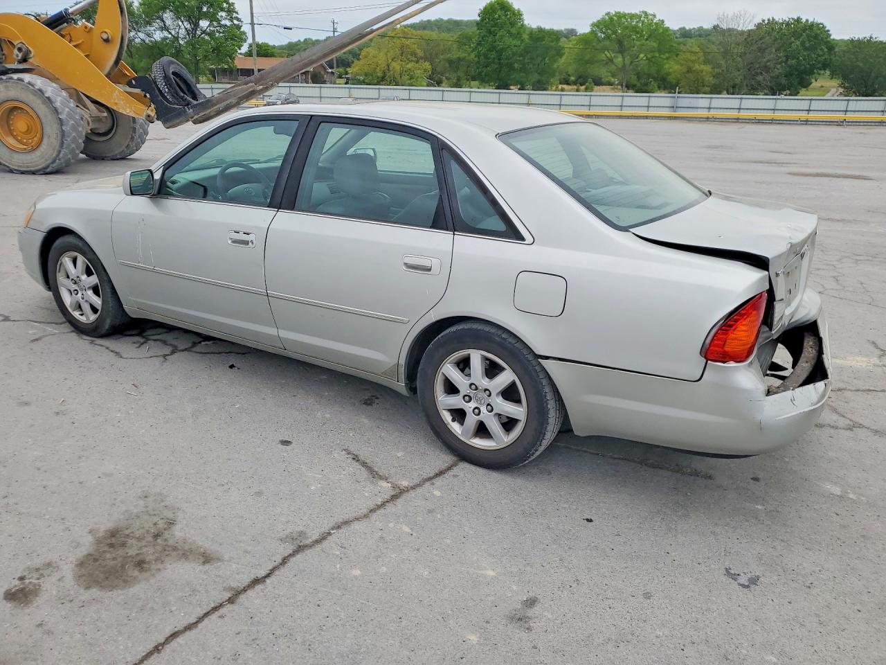 2002 TOYOTA AVALON photo 4