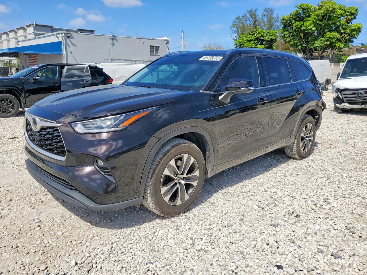 2021 TOYOTA HIGHLANDER