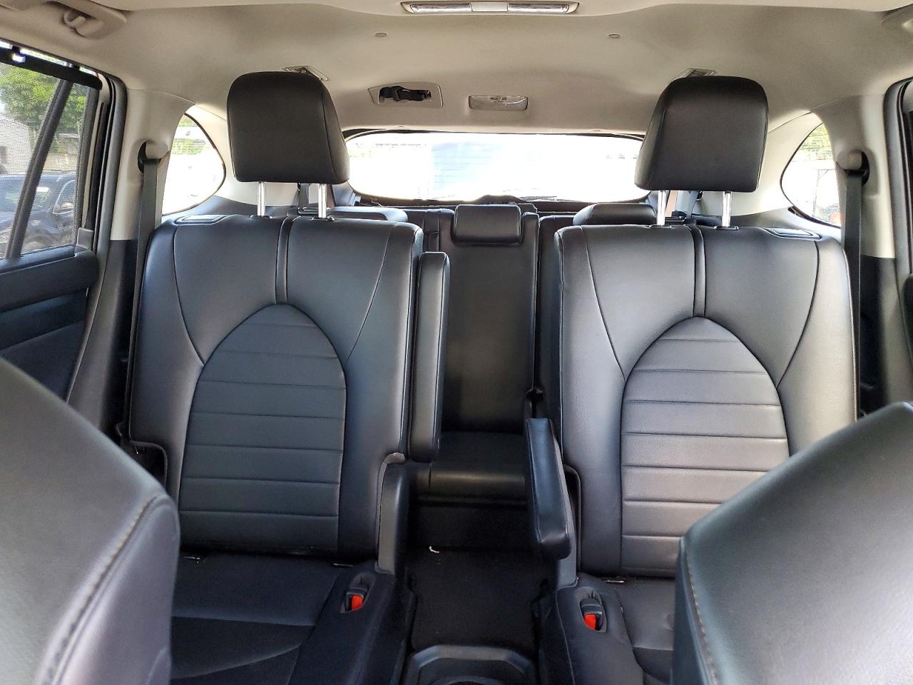 2021 TOYOTA HIGHLANDER XLE photo 10