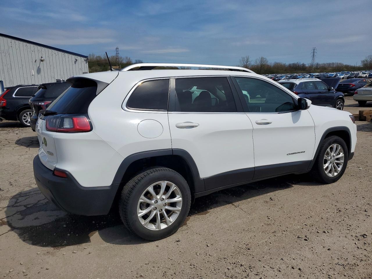 2019 JEEP CHEROKEE LATITUDE photo 5