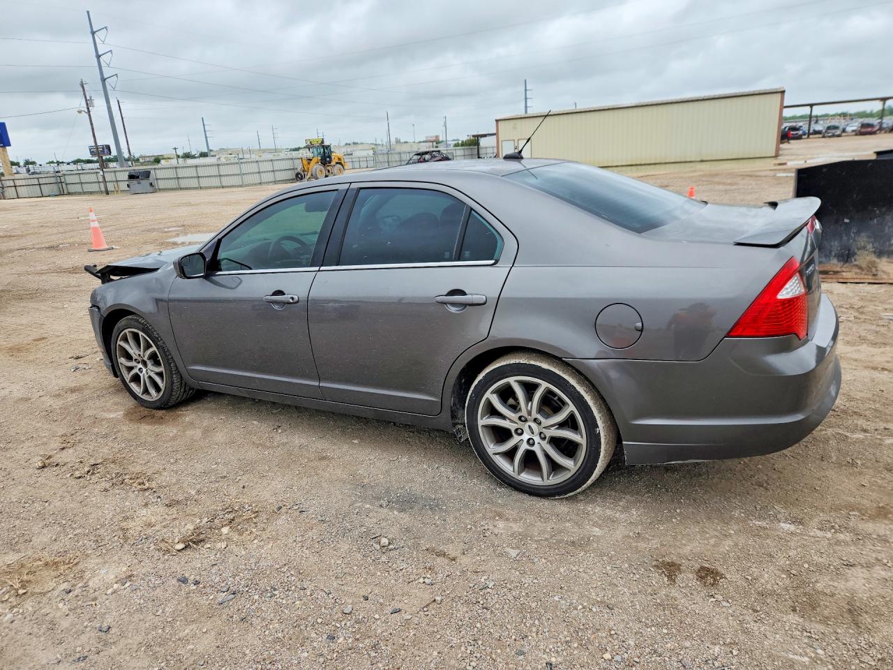 2011 FORD FUSION SE photo 2