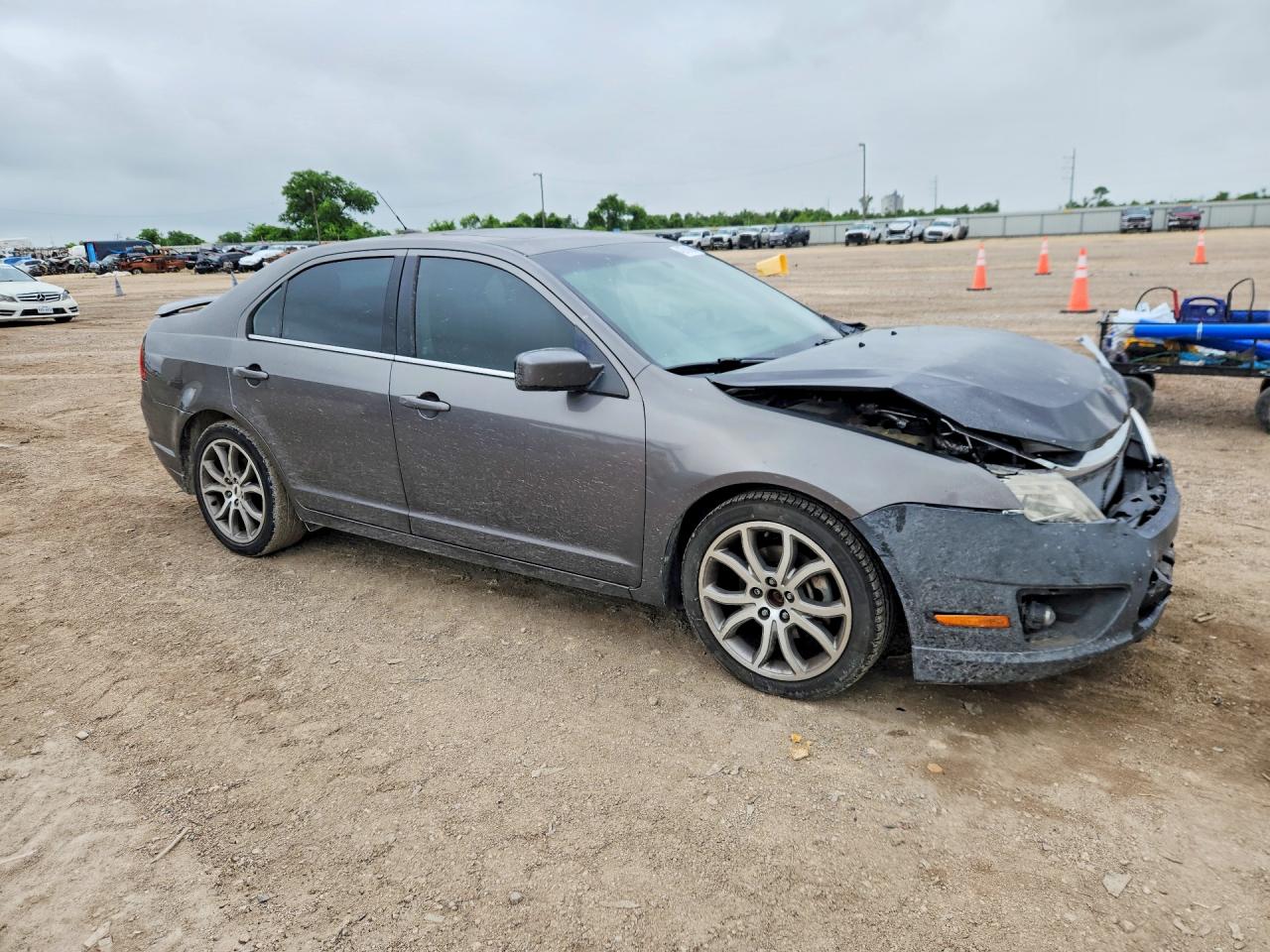 2011 FORD FUSION SE photo 4