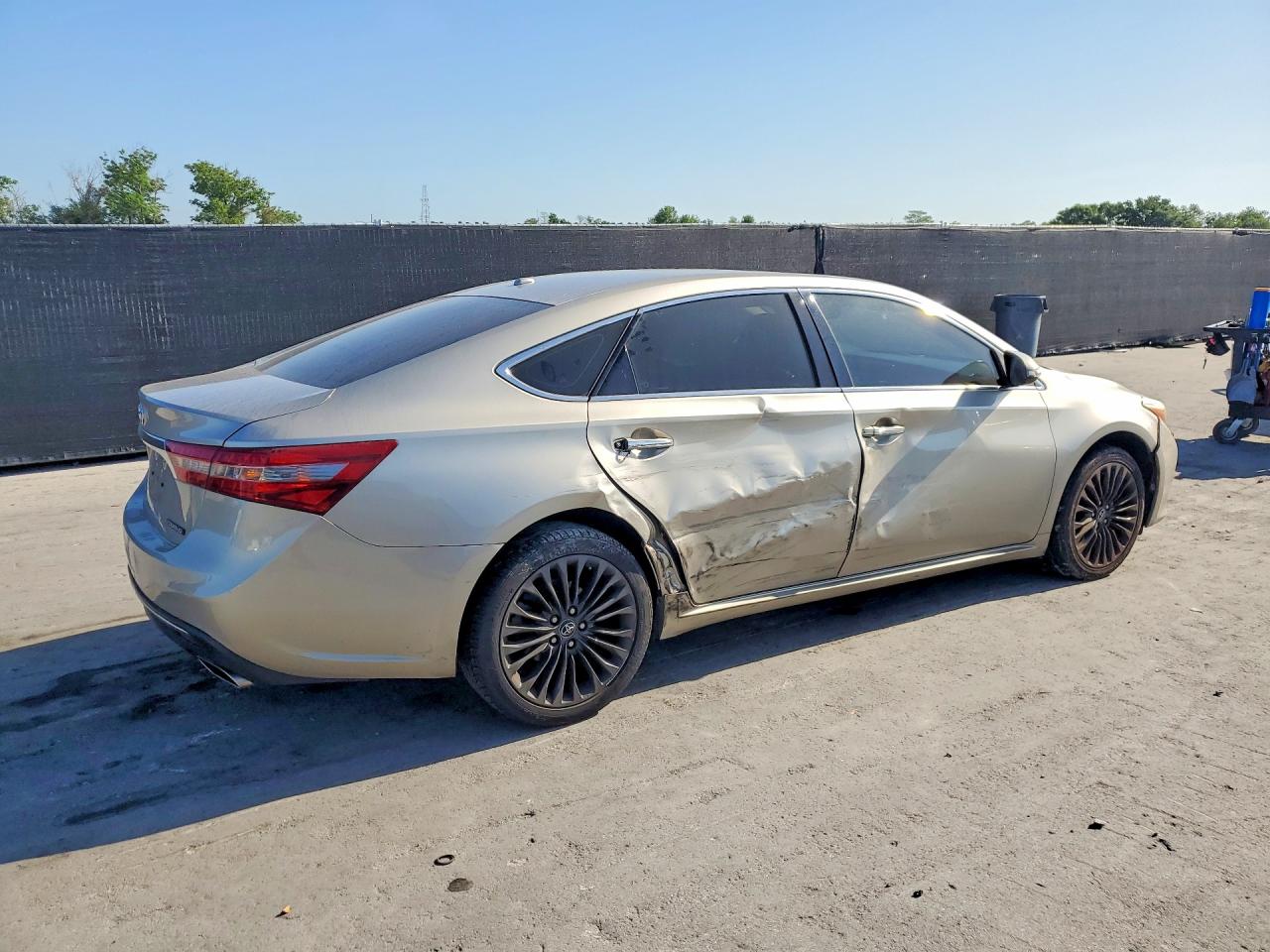 2016 TOYOTA AVALON TOURING photo 5