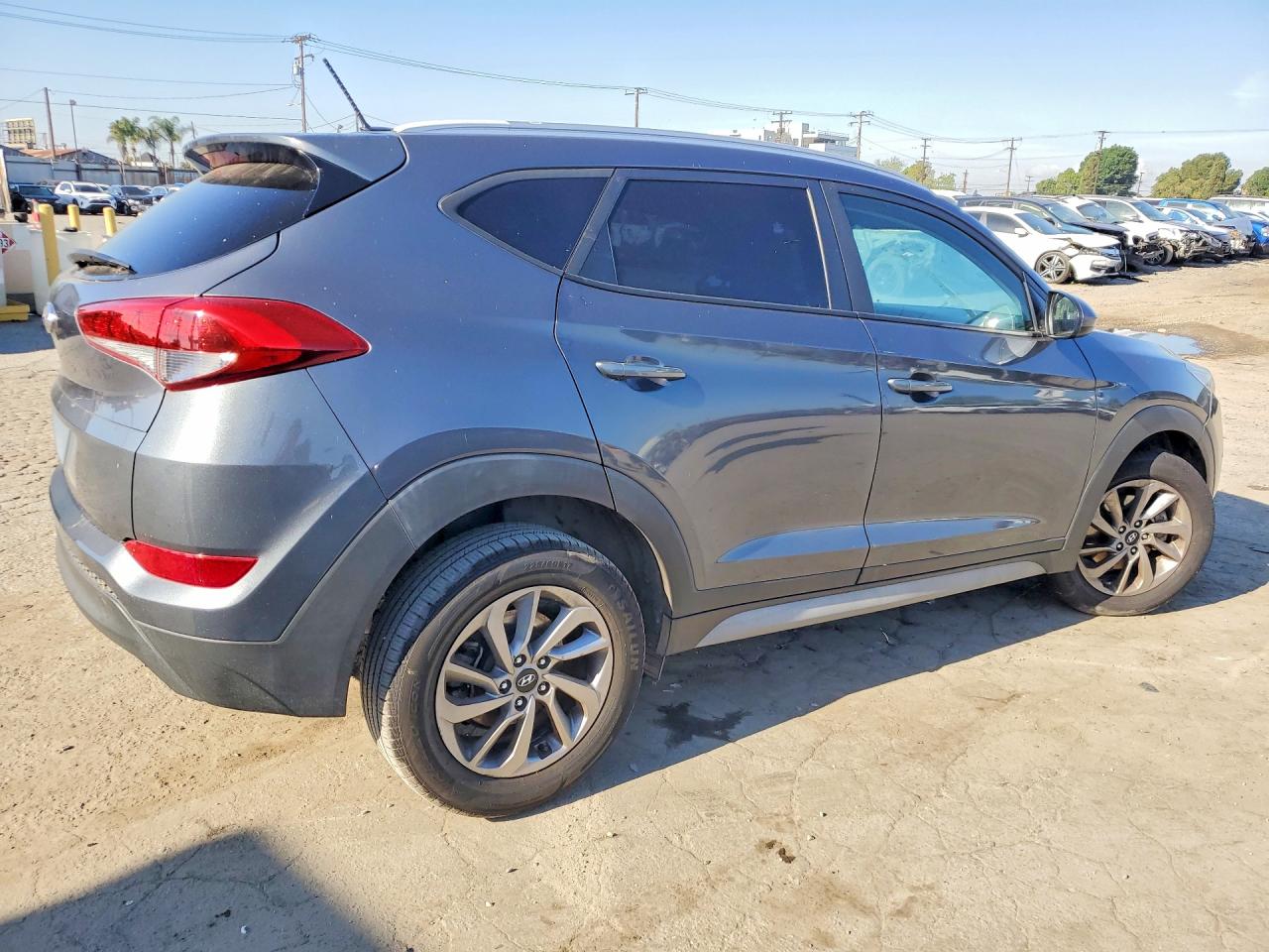2017 HYUNDAI TUCSON SE photo 7