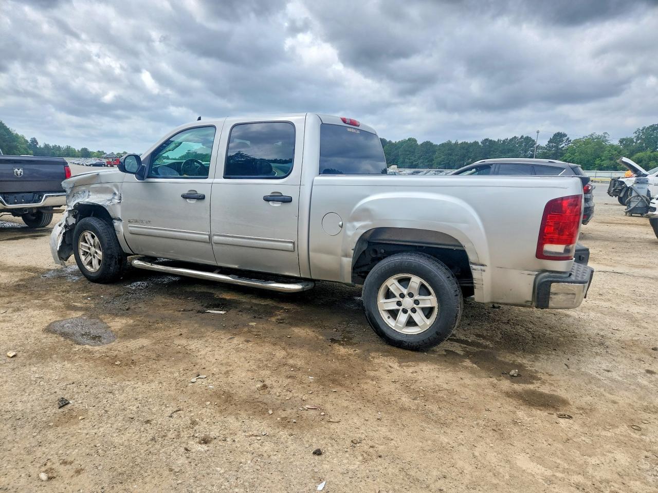 2010 GMC SIERRA C1500 SLE photo 3