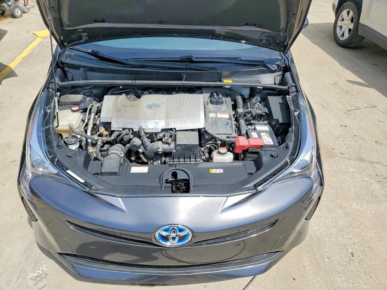 2016 TOYOTA PRIUS TWO photo 31