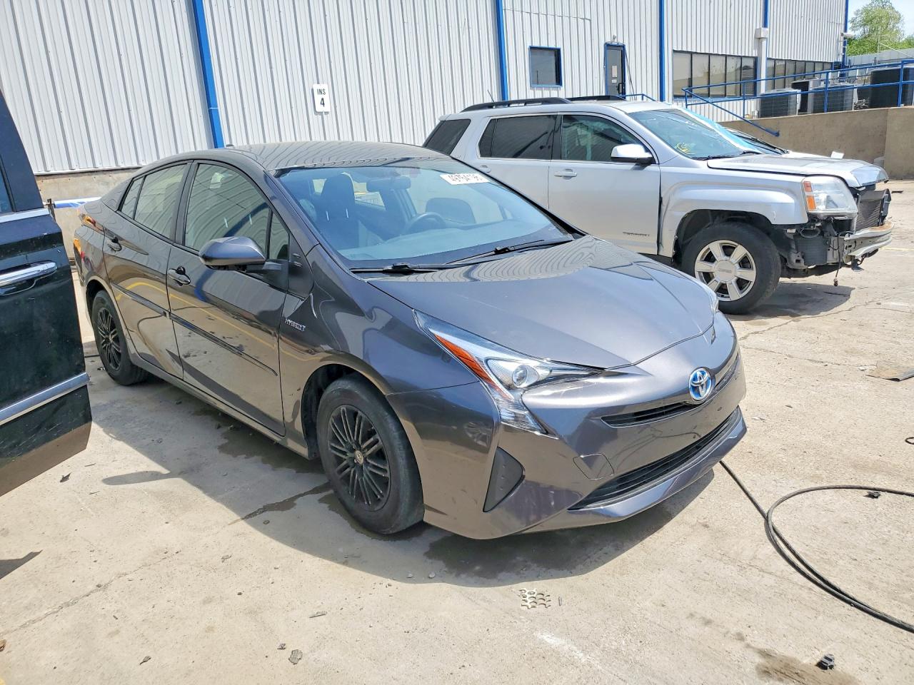 2016 TOYOTA PRIUS TWO photo 10