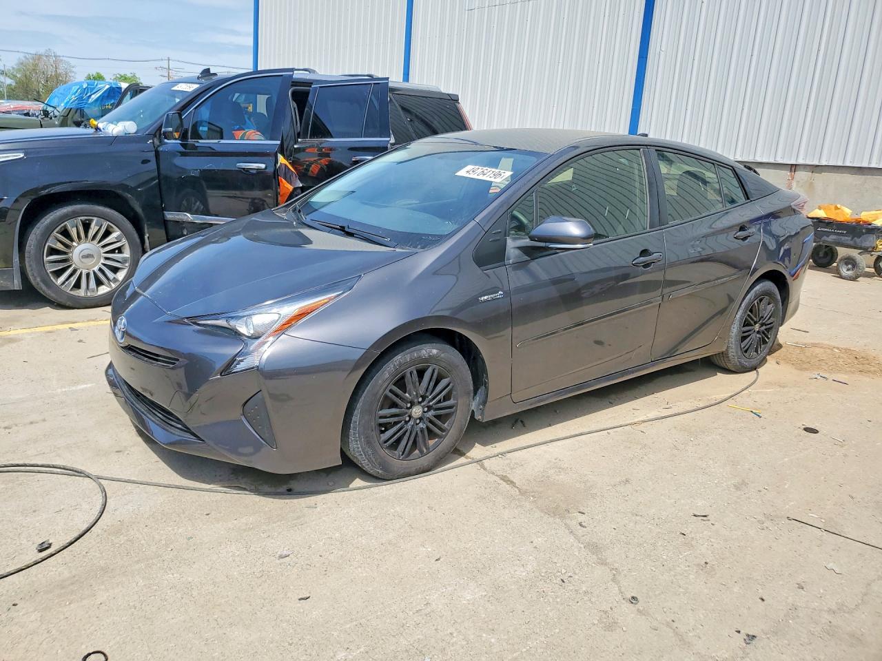 2016 TOYOTA PRIUS