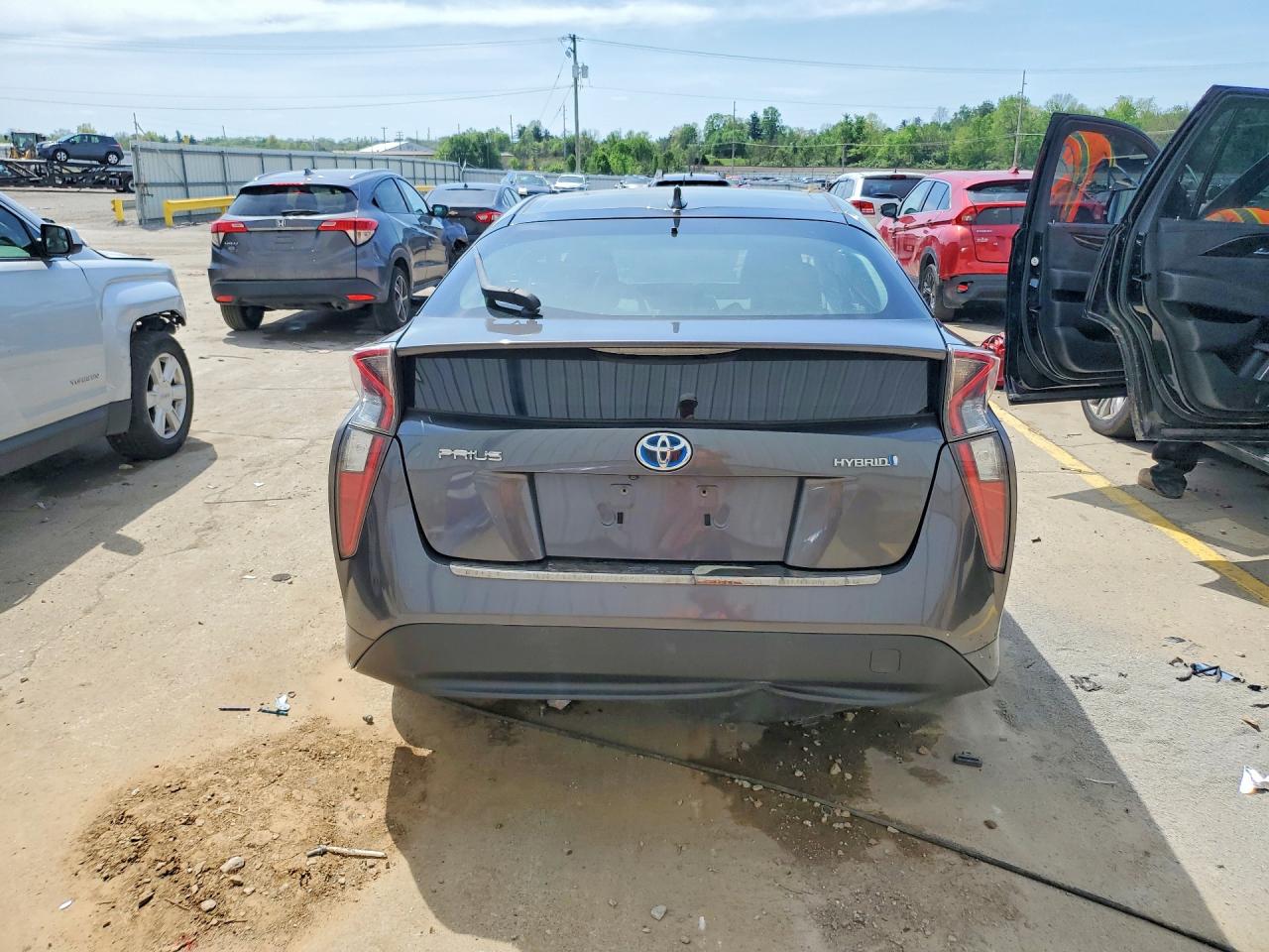 2016 TOYOTA PRIUS TWO photo 16