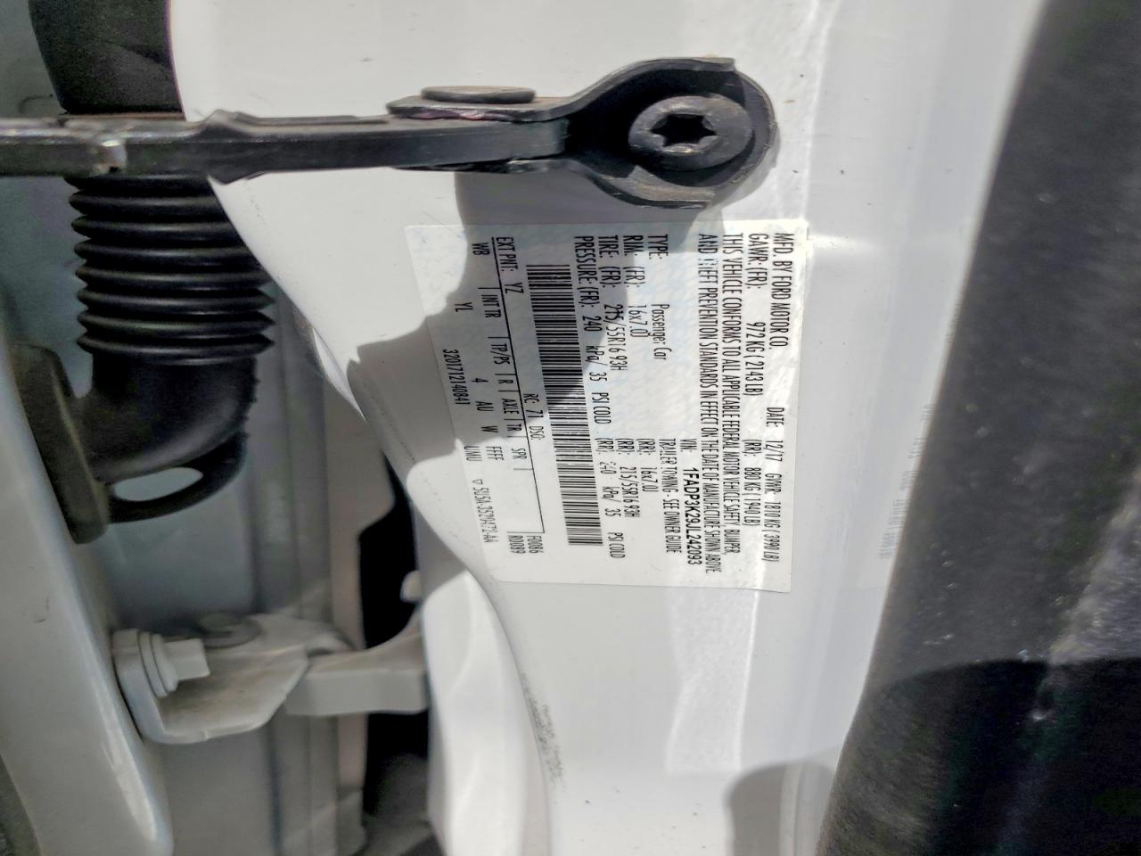 2018 FORD FOCUS SE photo 12
