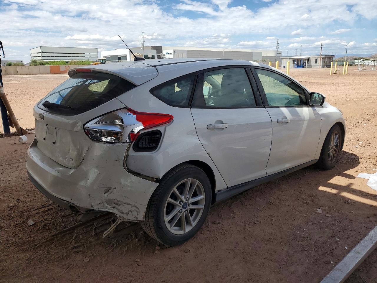 2018 FORD FOCUS SE photo 3