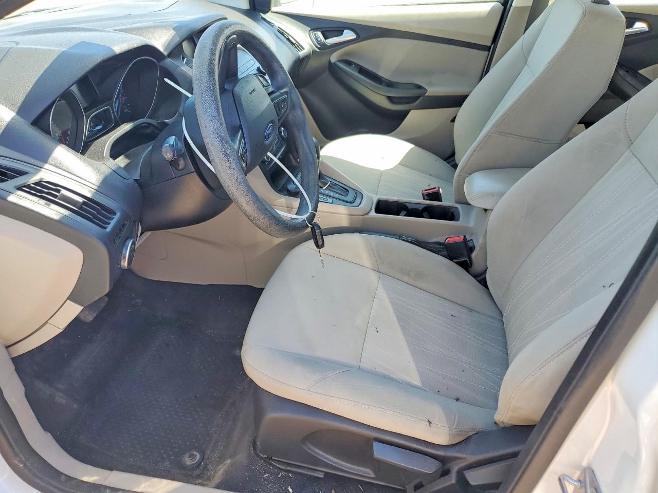 2018 FORD FOCUS SE photo 7