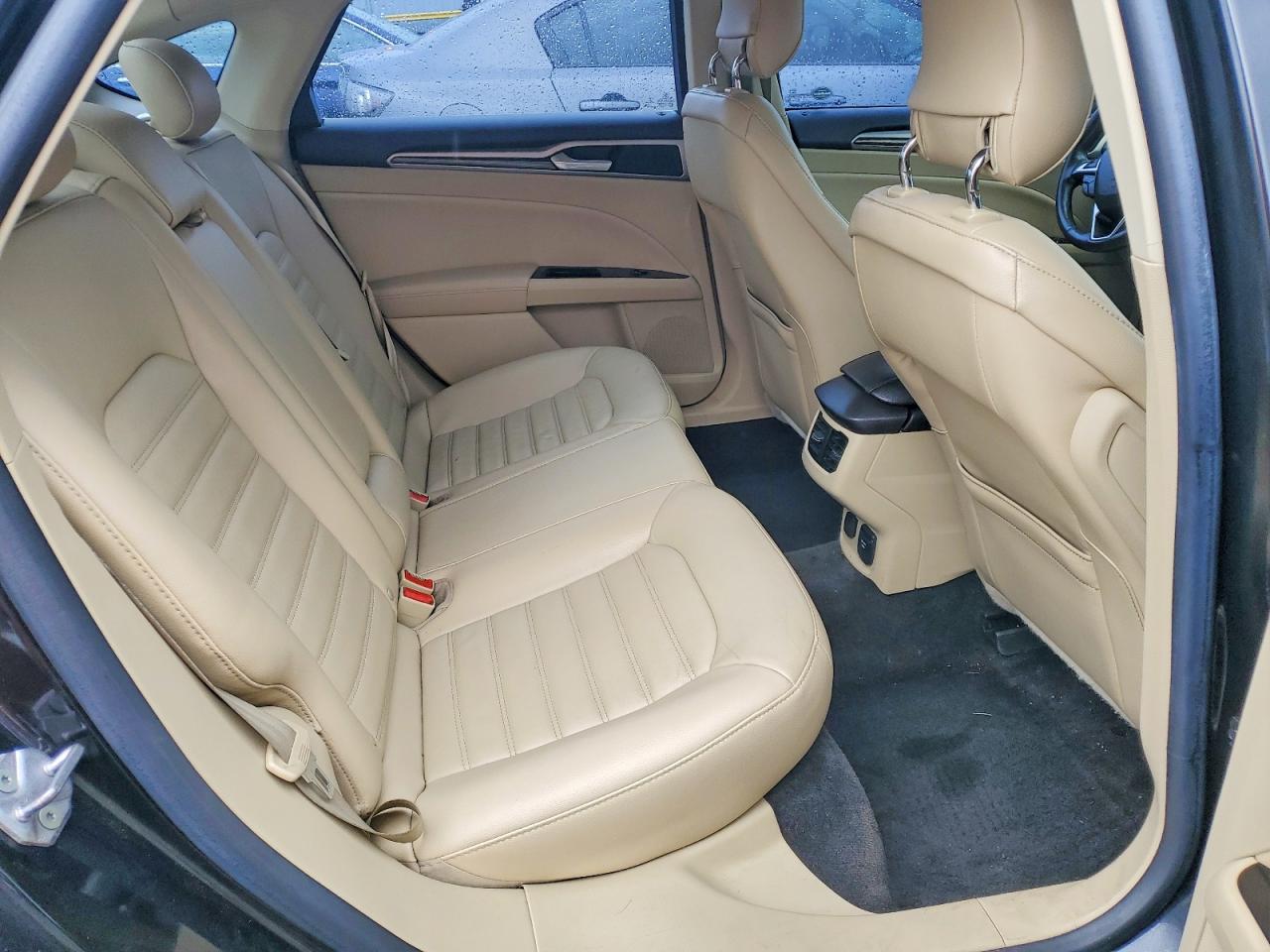 2014 FORD FUSION SE photo 19