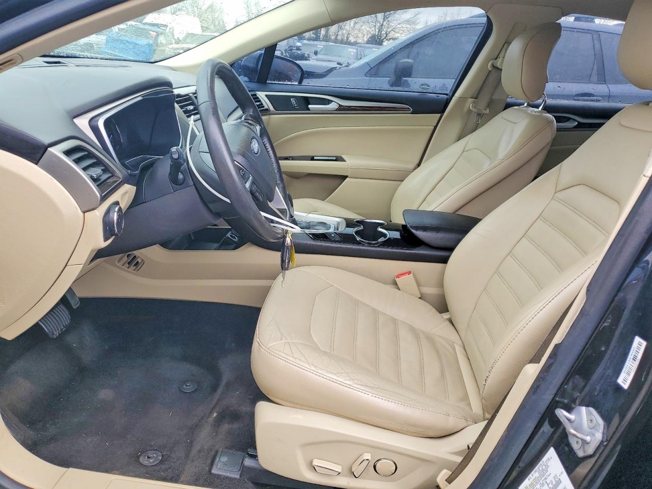 2014 FORD FUSION SE photo 13