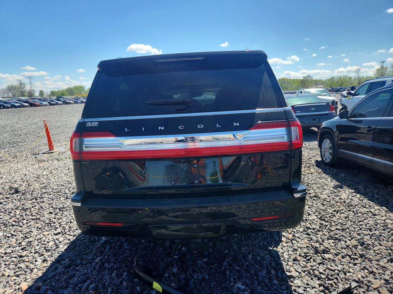 2019 LINCOLN NAVIGATOR L RESERVE photo 16