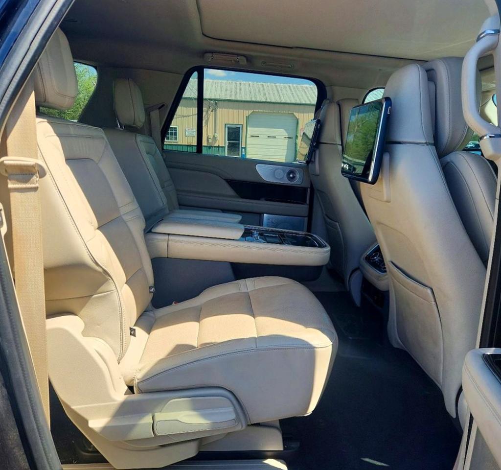2019 LINCOLN NAVIGATOR L RESERVE photo 28
