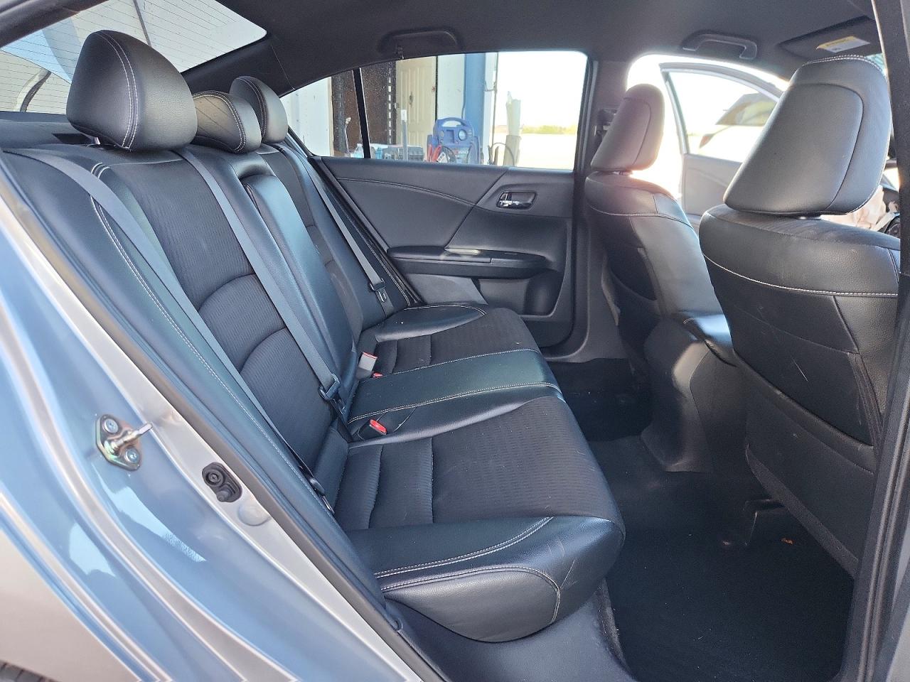 2016 HONDA ACCORD SPORT photo 19