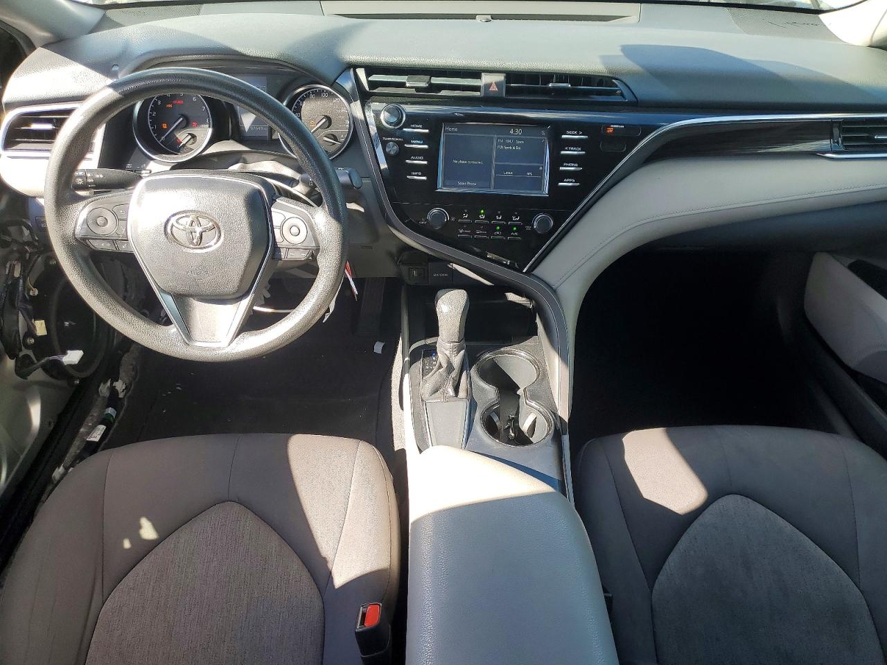 2018 TOYOTA CAMRY LE photo 22